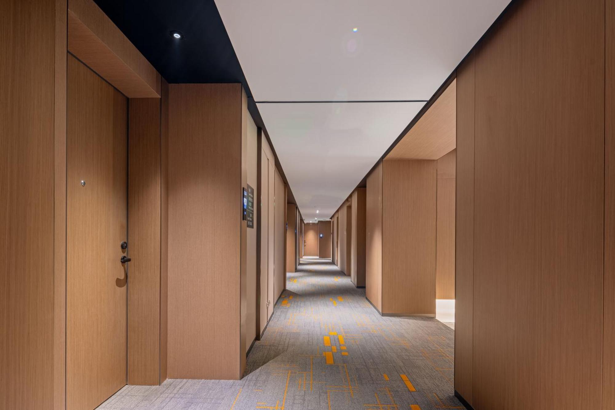 Отель Hampton By Hilton Shenzhen Futian Huaqiangbei Экстерьер фото