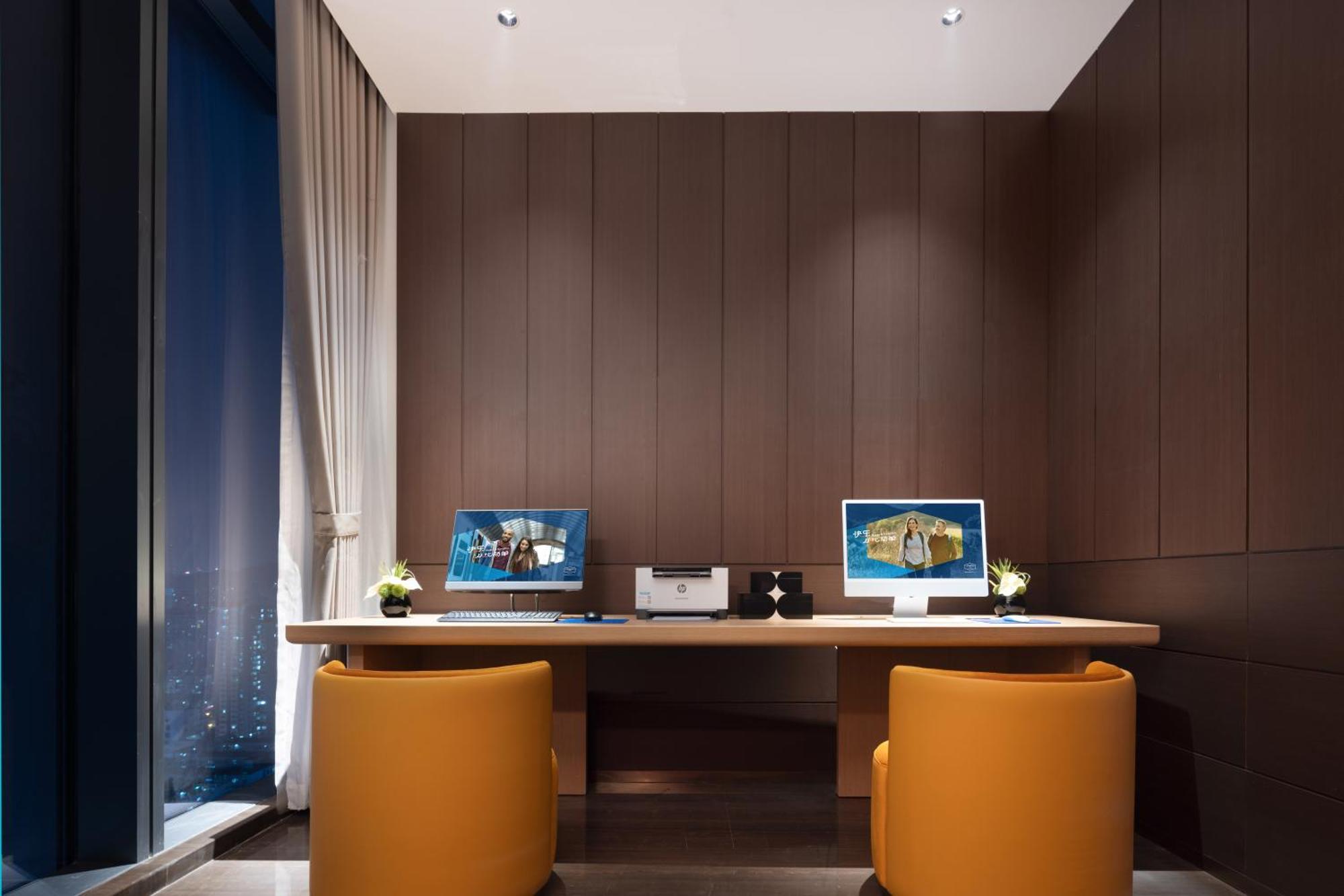 Отель Hampton By Hilton Shenzhen Futian Huaqiangbei Экстерьер фото